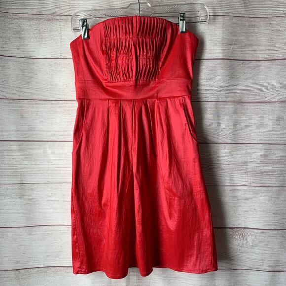 Verty Red Strapless Mini Dress Pleating Detail Pockets Pearly Shimmer Size Small - Picture 1 of 15